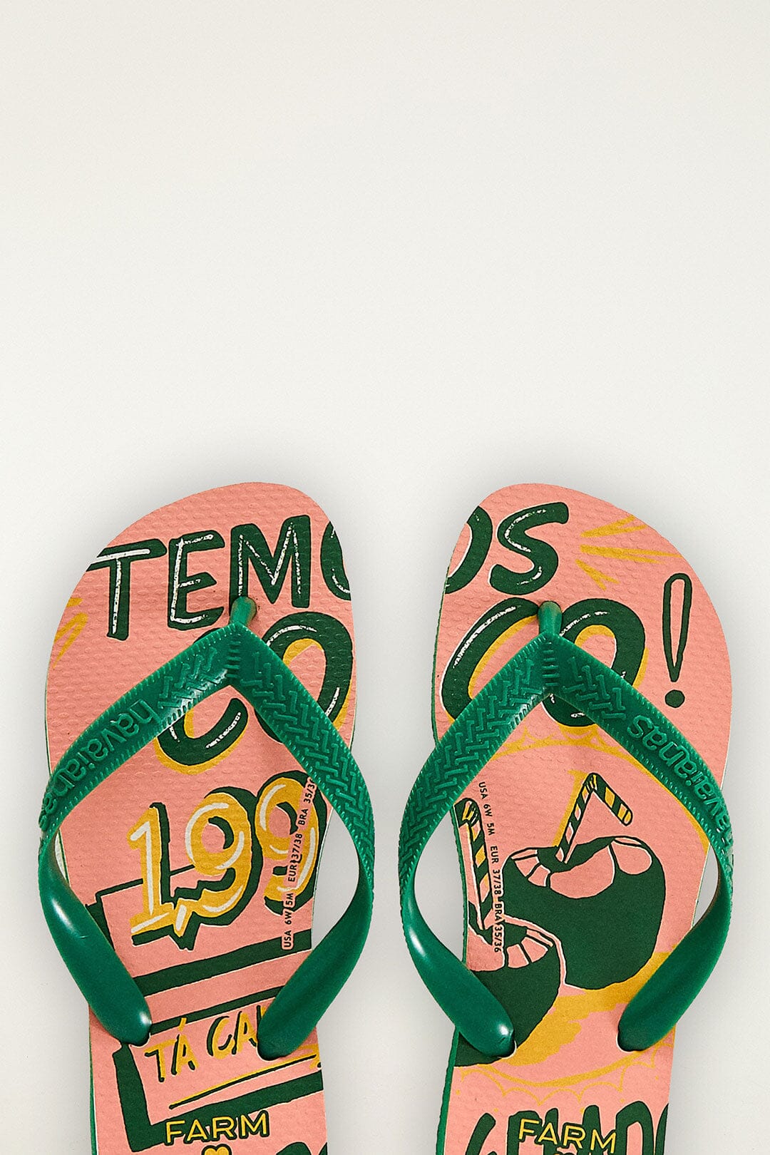 FARM Rio Shop Pink Temos Coco Havaianas Sandals