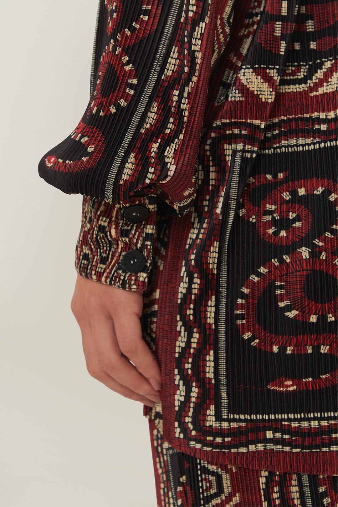 FARM Rio Sale Black Snake Scarves Pleated Shirt