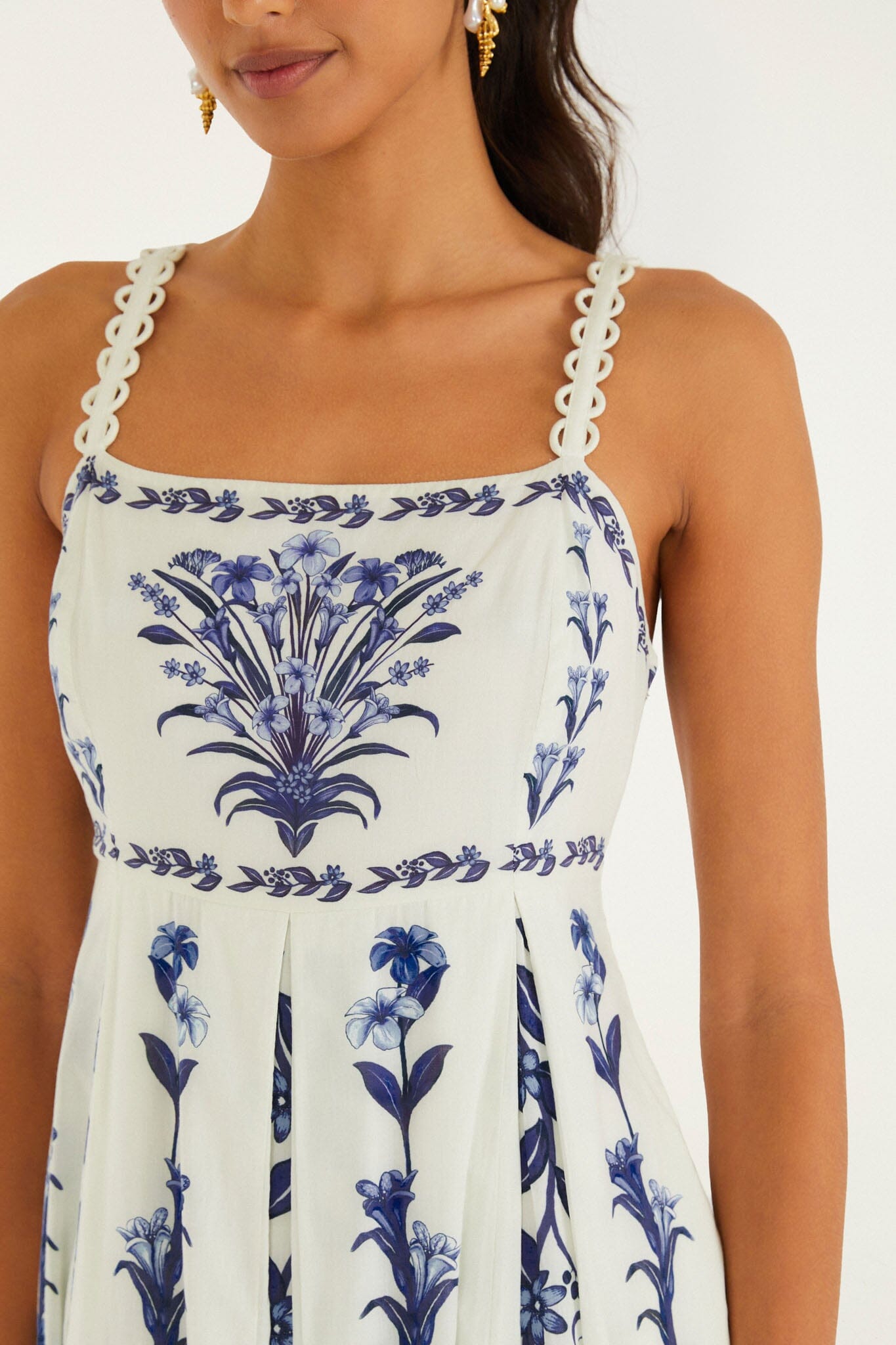 FARM Rio Shop Off-White Flowers Arch Pleats Maxi Dress