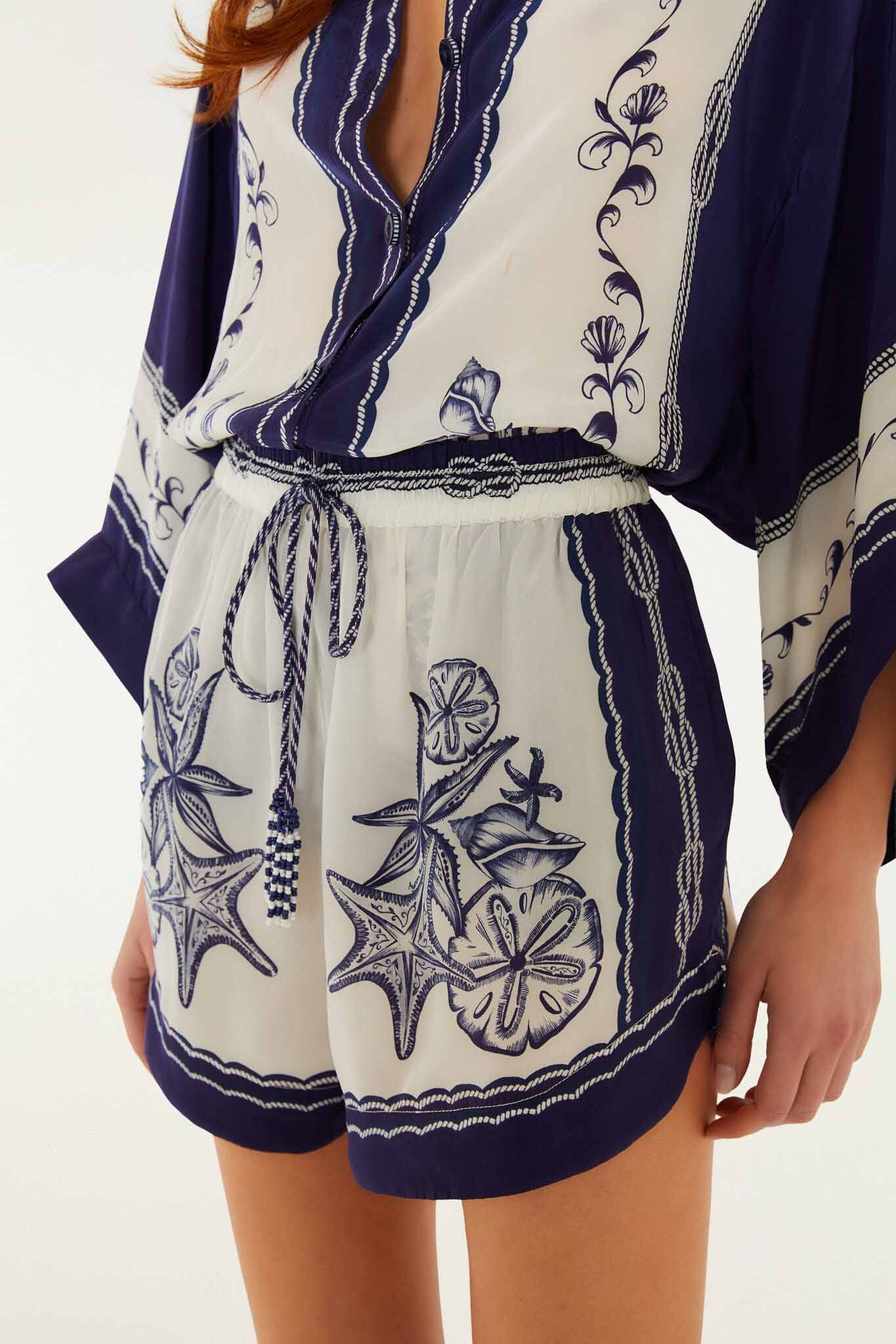 FARM Rio Shop Off-White Coast Scarf Shorts