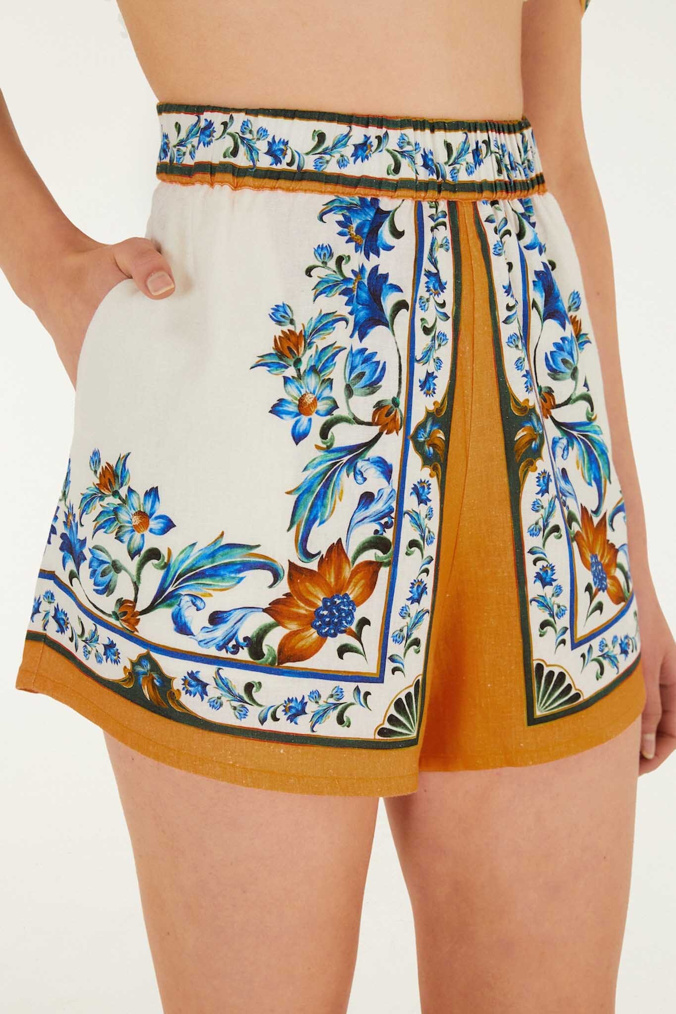 FARM Rio Shop Off-White Flora Tile Shorts