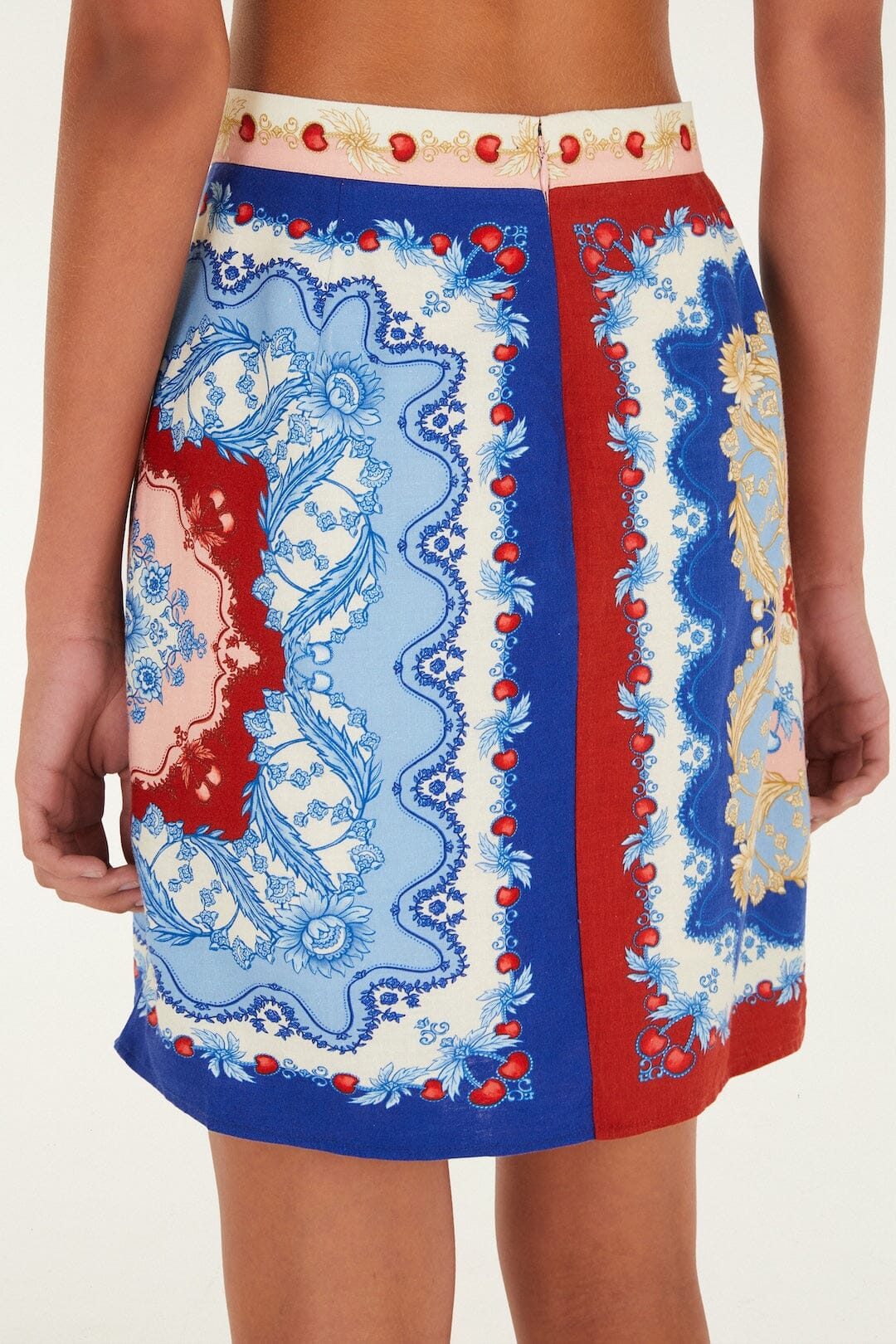 FARM Rio Shop Mixed Cherry Royalty Scarf Lenzing Ecovero Euroflax Mini Skirt