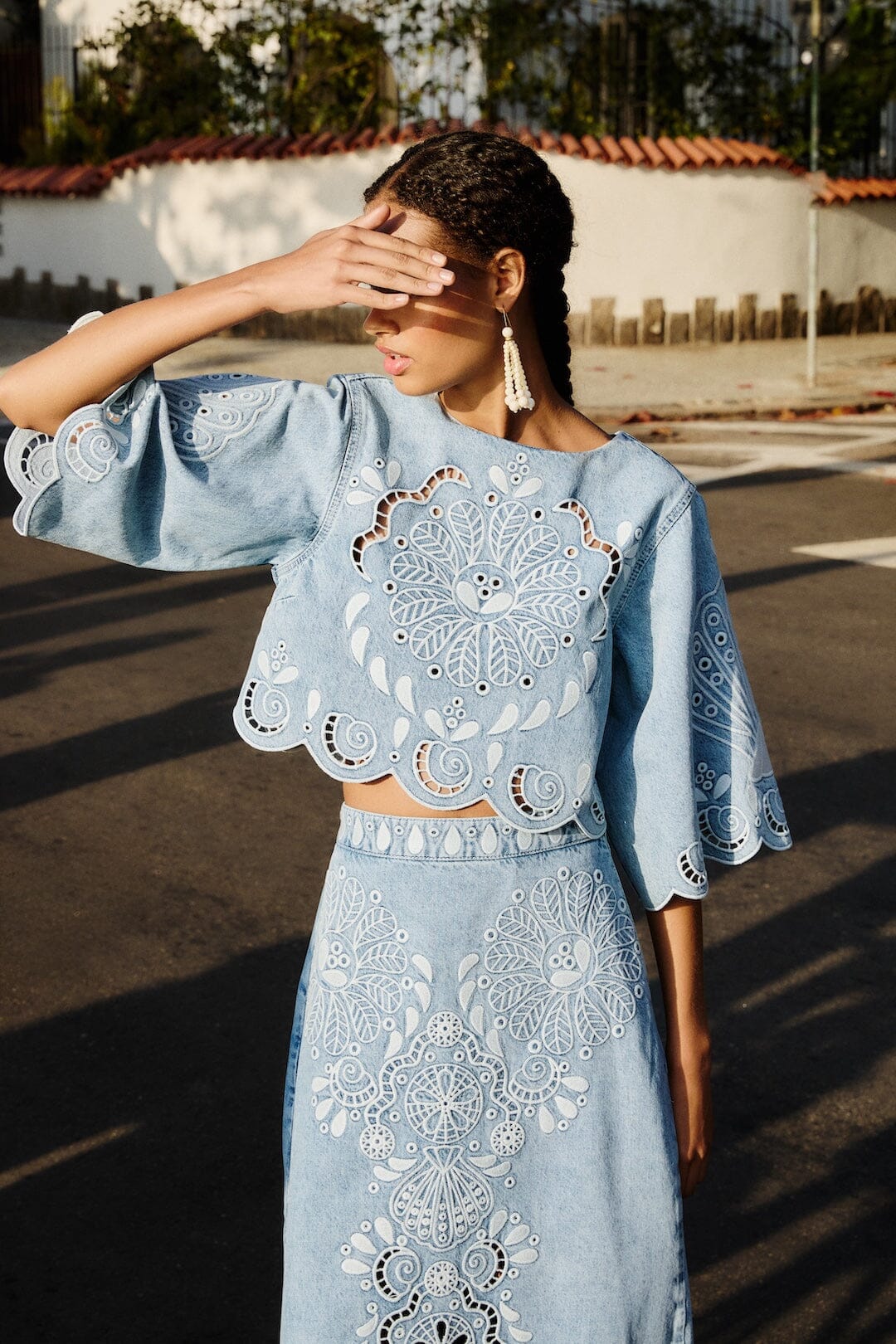 FARM Rio Shop Denim Richelieu Kimono Sleeves Cropped Blouse