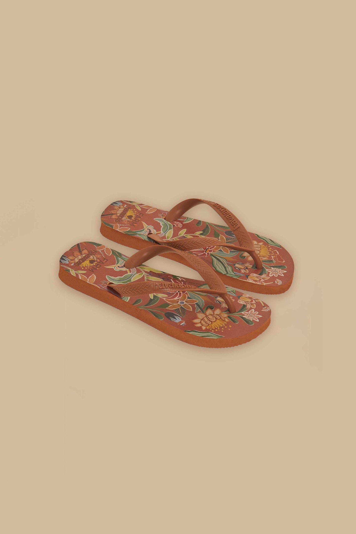 FARM Rio Shop Delicate Flowers Havaianas
