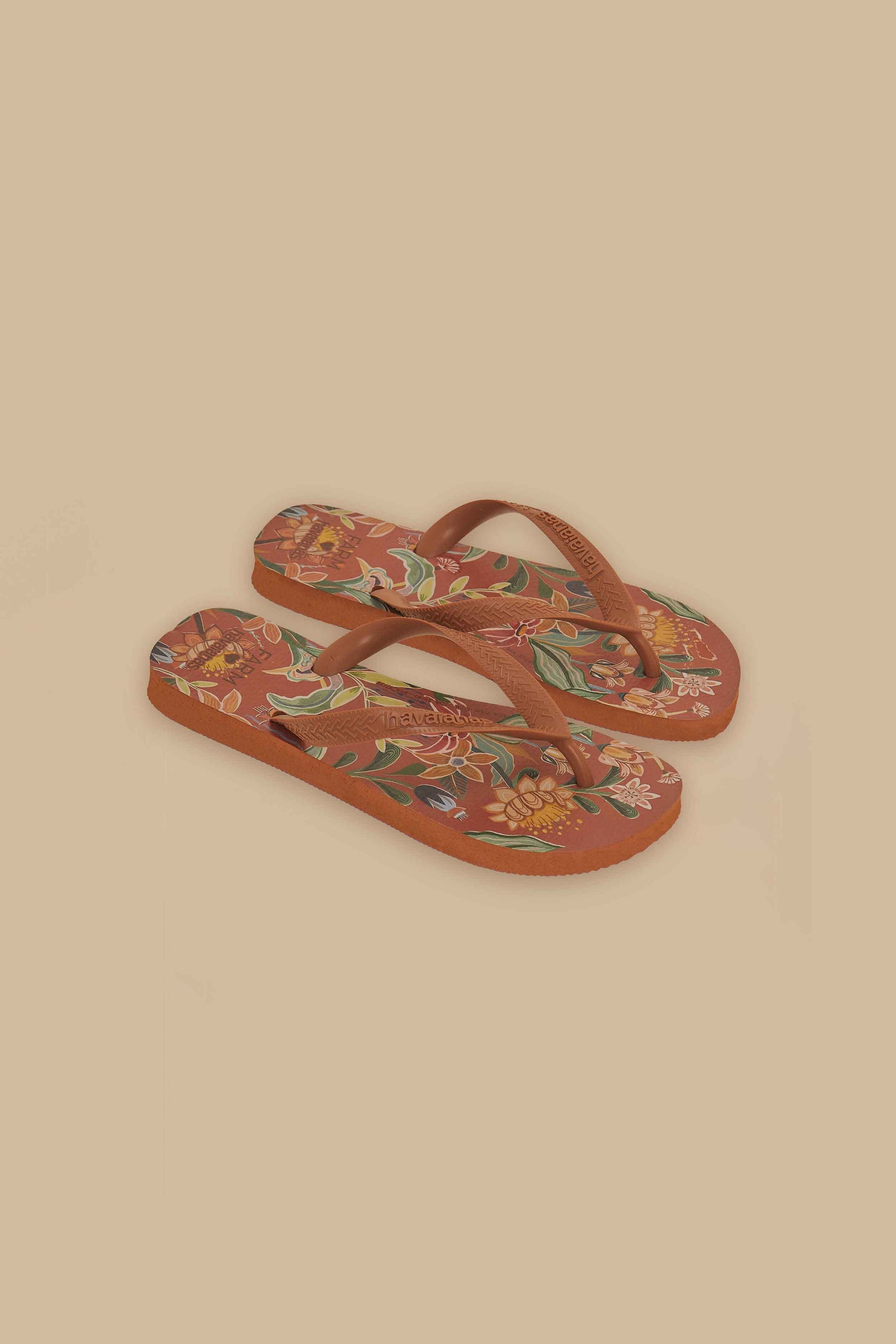 FARM Rio Shop Delicate Flowers Havaianas
