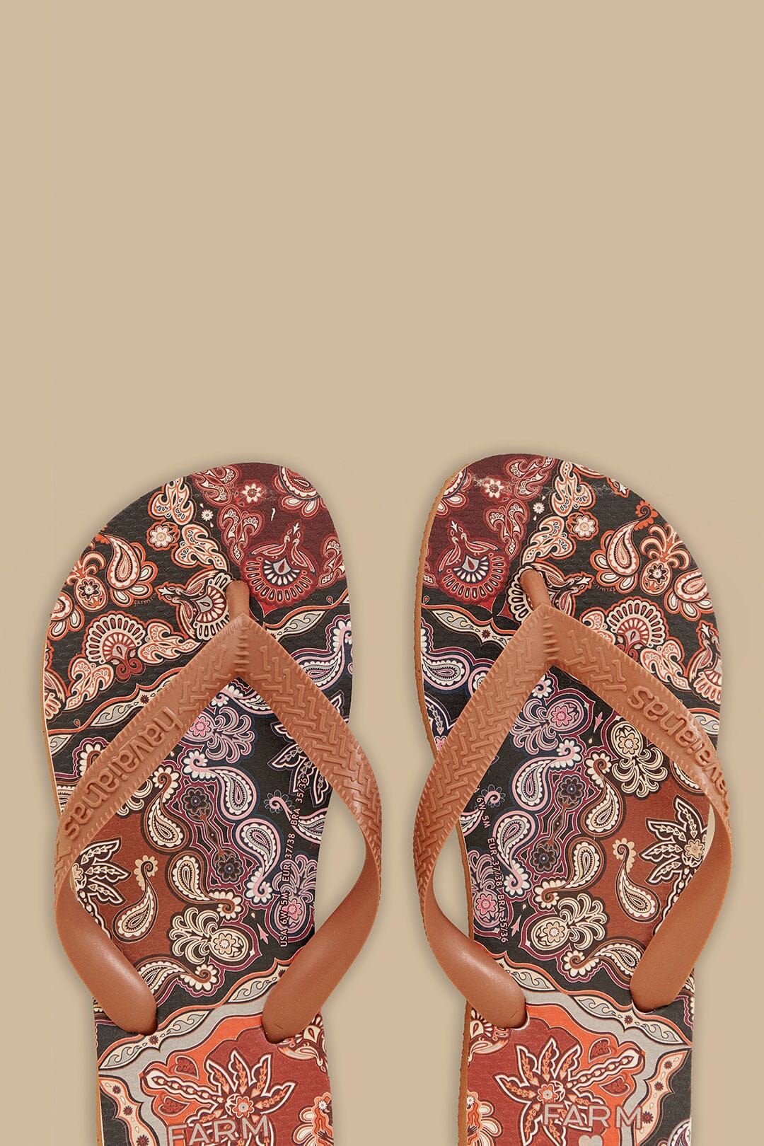 FARM Rio Shop Brown Scarf Havaianas